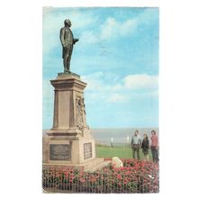 CAPTAIN COOK'S STATUE, WHITBY, Yorkshire unused vintage postcard =