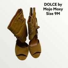 Dolce by Mojo Moxy Desperado US Size 9M Tan Peep Toe Heel Bootie