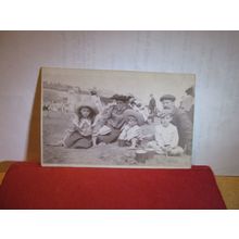 AN EDWARDIAN FAMILY ON THE BEACH, HOLIDAY unused antique postcard =