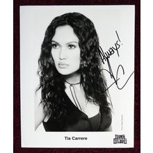 RELIC HUNTER The: original signed photograph ***Tia Carrere***