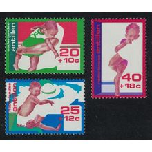 Neth. Antilles Child Welfare Carrying the Child 3v 1976 MNH SG#622-624