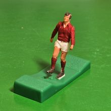 Subbuteo Rugby LIVE ACTION FULLBACK - KICKER WALES R6