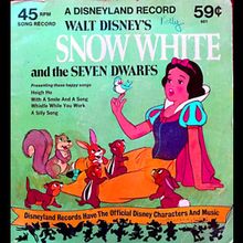 Snow White and the seven dwarfs Disneyland record 7" Vinyl 45 RPM - Vintage
