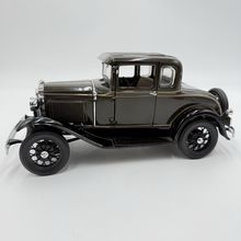 Motor City Classics Diecast Scale1:18 Ford 1931 Model A Coupe Brown Black Car