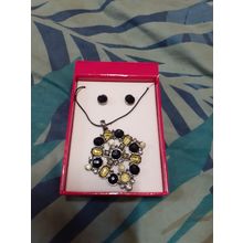 diva brand new necklace and earrings set in box