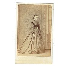 Victorian cdv photo young woman long frock standing Salford photographer