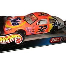 Hot Wheels Racing 1:24 Scale Die Cast Car #32 Tide 1999 Taurus
