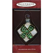Hallmark Keepsake Ornament Li'l Gift - Green Bow 2000 QBG4344