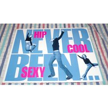 DREW BARRYMORE 1999 PROMO CARD "HIP,COOL,SEXY -NEVER BEEN KISSED -7 X 5
