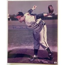 Robin Roberts (d. 10) Signed Autographed Glossy 8x10 Photo Philadelphia Phillies