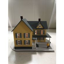 HO Scale Model Power Grandma Mose's House (built) 4384