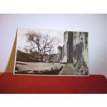 1st COURTYARD, CHEPSTOW CASTLE, MONMOUTHSHIRE unused postcard RP =