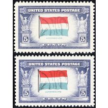 912b, Reverse Printing of Flag Colors VF NH With Normal Stamp ** Stuart Katz