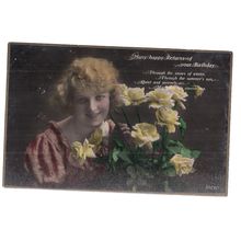 MANY HAPPY RETURNS OF YOUR BIRTHDAY .used vintage postcard 1922 girl/roses /