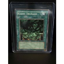 Giant Trunade - SD2-EN015 - Common - 1st Edition Zombie Madness Yu-Gi-Oh! Tradin