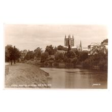 HEREFORD CATHEDRAL and RIVER WYE , unused vintage postcard RP by Judges #