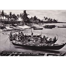 Postcard Gan Maldive Islands Preparing to leave for neighbouring Islands