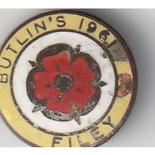 Butlins Pin Badge Butlins - Filey 1961 - Reeves Back Stamp - Used - Free Postage