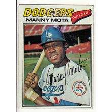 1977 Topps baseball card 386 Manny Mota - Dodgers