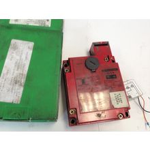 TELEMECANIQUE SAFETY INTERLOCK SWITCH XCSE7513 (NO KEYS INCLUDED) XCS-E,FI