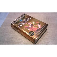 The Red Pyramid. Rick Riordan (Hardback) 2010