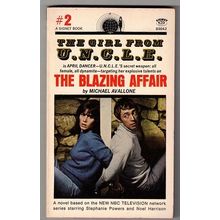 THE GIRL FROM U.N.C.L.E. ' The Blazing Affair ' paper back book (1966)