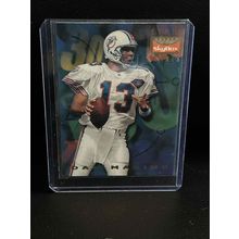 Dan Marino #142 | 1995 Skybox Premium Football Trading Card