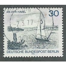 BERLIN -1976 30pf 'BERLIN VIEWS- YACHT ON THE HAVEL' FINE USED (EBID49-608)