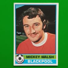 TOPPS FOOTBALL RED BACK 1977 #48 Blackpool Mickey Walsh