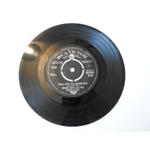 7" 1962.DUANE EDDY&THE REBELETTES( DANCE WITH THE ) GUITAR, RCA 1316.VERY GOOD +
