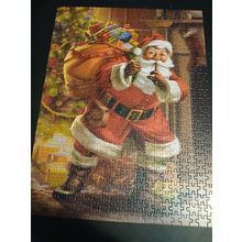 Hallmark 550 Piece Jigsaw Puzzle Santa's Special Delivery Christmas very good