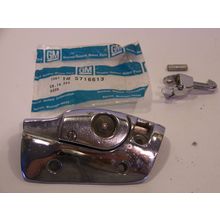 1965 BUICK WILDCAT CONVERTIBLE ROOF LATCH #9703370 RH, NOS #5716613 HOOK