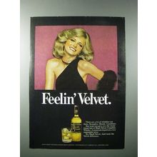 1977 Black Velvet Whisky Ad - Feelin' Velvet