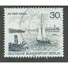 BERLIN -1976 30pf 'BERLIN VIEWS- YACHT ON THE HAVEL' FINE USED (EBID49-607)