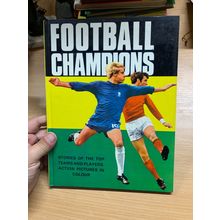 1969 "FOOTBALL CHAMPIONS" UK SOCCER FOOTBALL ANNUAL HARDBACK BOOK (P3)