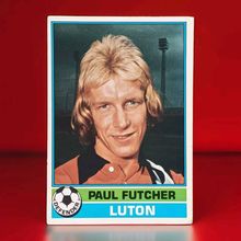 TOPPS FOOTBALL RED BACK 1977 #159 Luton Town Paul Futcher