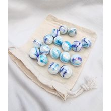 JELLYFISH - 25 Glass Marbles, White with Blue Swirls, 16mm, with Cotton Pouch