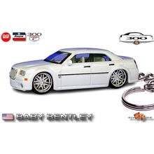 VERY RARE KEYCHAIN WHITE CHRYSLER 300C V8 CUSTOM Ltd Ed.