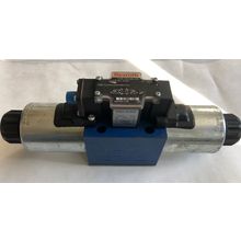 NEW REXROTH R900961324,REXROTH 4WE 10 J40/CG24N9DK24L,24 VDC HYDRAULIC VALVE,TE