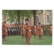 YEOMEN WARDERS, Tower of London unused 1966 postcard. Public Building & Works =