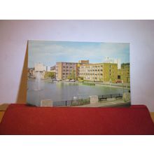 THE WATER GARDENS, HEMEL HEMPSTEAD, HERTFORDSHIRE unused postcard Colourmaster =
