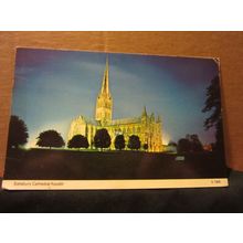 SALISBURY CATHEDRAL FLOODLIT, WILTSHIRE used postcard by Dennis 1980 pm =