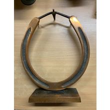 c1930s HORSE SHOE SHAPED BRUSH STABLE CAR KEYS CAST IRON EQUESTRIAN STAND (EV3)