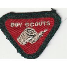Scout Badges UK Pre 67 - Wolf Cub Proficiency First Aider Black Back Used (PF69)