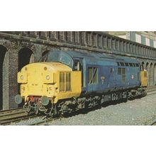 Class 37 D6811 Train at Bellgrove Glasgow Station 1981 Postcard