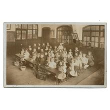 Postcard UK unknown place class primary schoolchildren Nelson Street 1910s ?