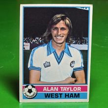 Topps Football Card 1976/77 Red Backs - Alan Taylor - West Ham No. 271