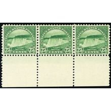 568, Mint VF NH 25¢ Margin Strip of 3 VERY ATTRACTIVE! - Stuart Katz