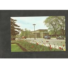 Postcard Warwickshire Leamington Spa The Pump room Morris Minor old Van