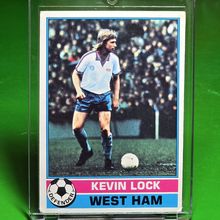 TOPPS FOOTBALL 1977 RED BACK#61 KEVIN LOCK WEST HAM UNITED